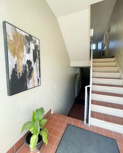 Building Photo - Elmwood Place Apartments