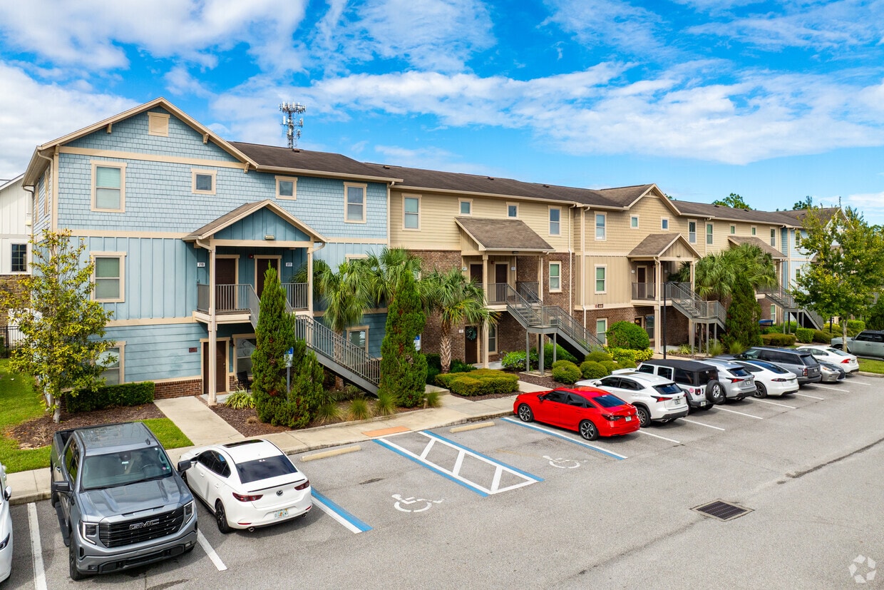 300 Dalhausser Ln Oviedo, FL 32765 - The Station Alafaya