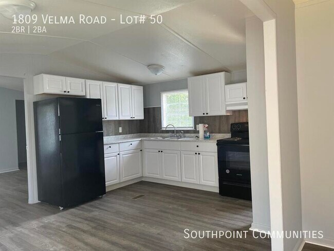 Building Photo - 1809 Velma Rd