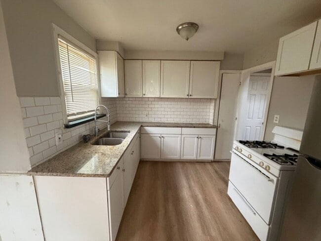 Foto del edificio - 3 Bedroom one and a half bath Rent Ready s...