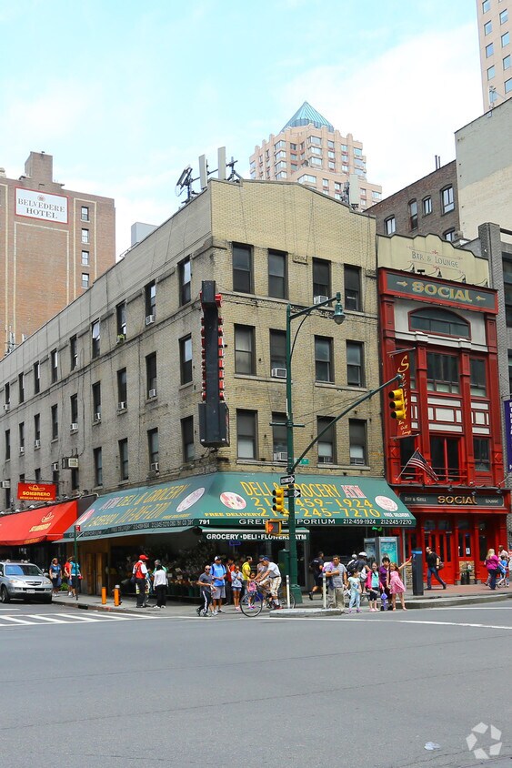 Primary Photo - 791 8th Ave