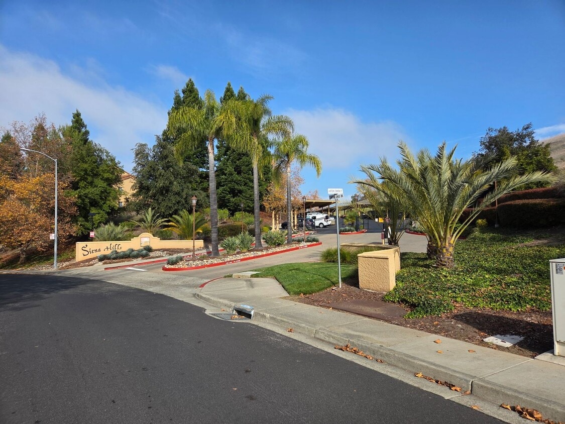 Primary Photo - Large 2 Bedroom, 2 Bath Condo in San Ramon