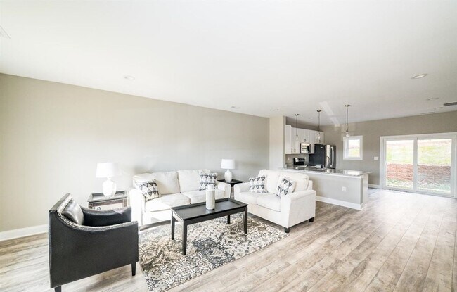 Foto del edificio - 3 Bedroom Townhome in Lynchburg