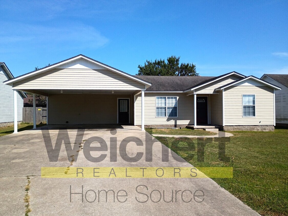 Primary Photo - Charming 3-Bedroom Home with Spacious Yard...