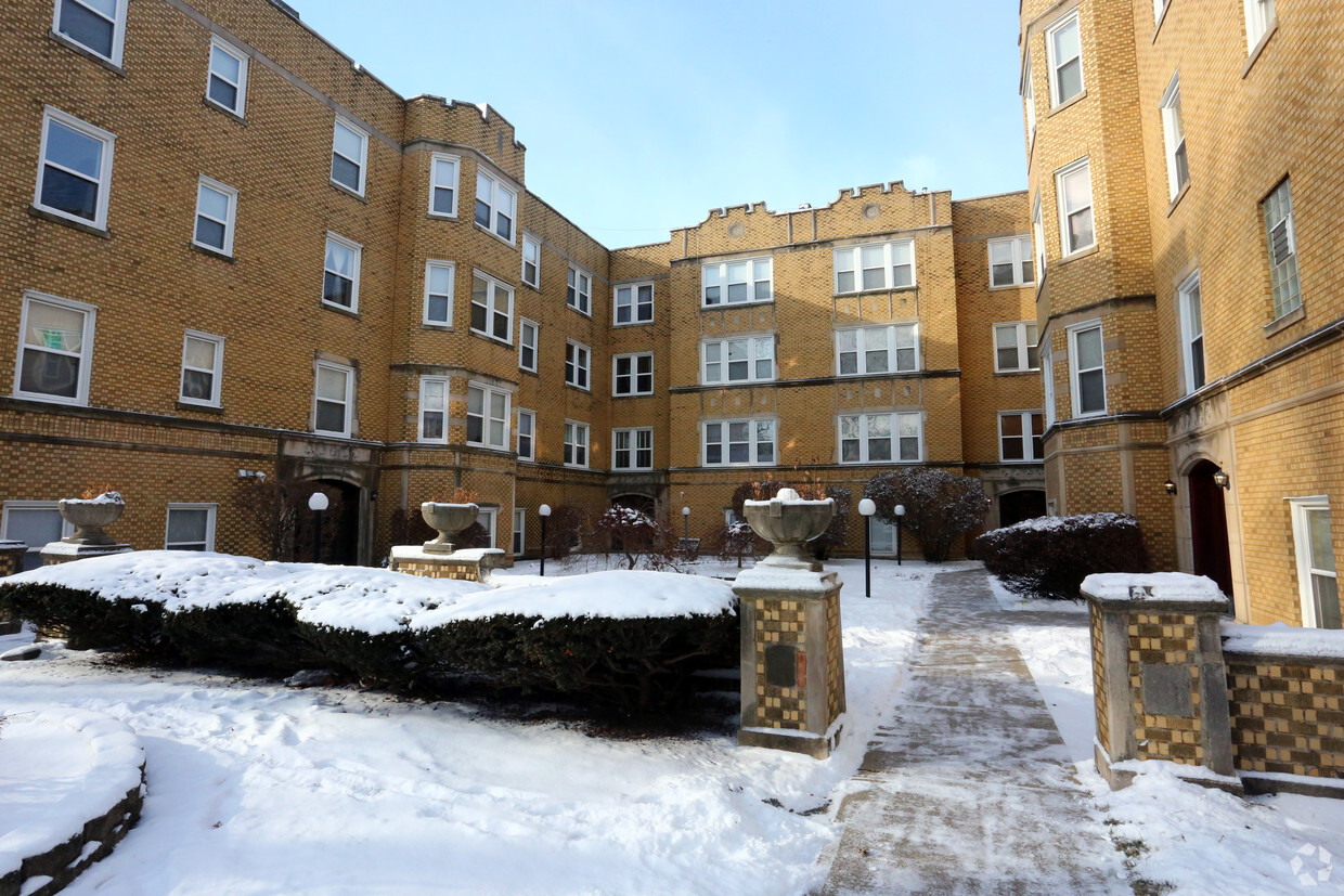 Building Photo - Richmond Tower Apartments