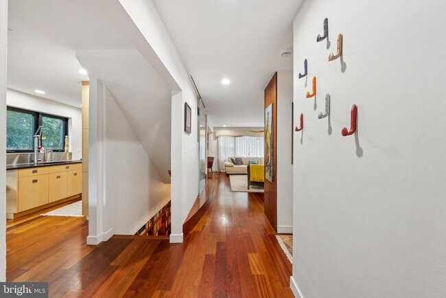 Foto del edificio - 5718 27th St NW