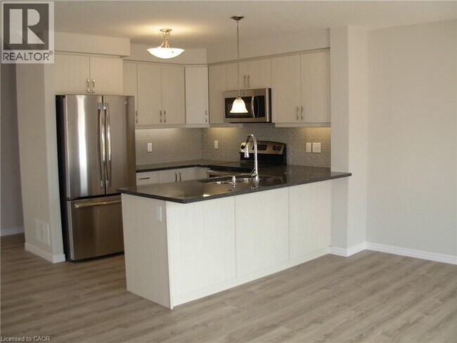 Building Photo - 54 Netherwood Rd