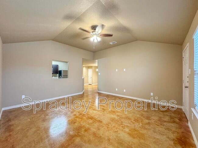 Building Photo - 1032B Edwards Dr