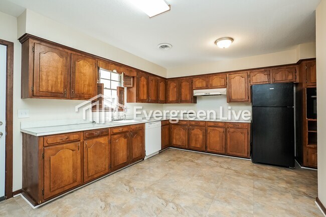 Foto del edificio - 5805 Baxter Dr