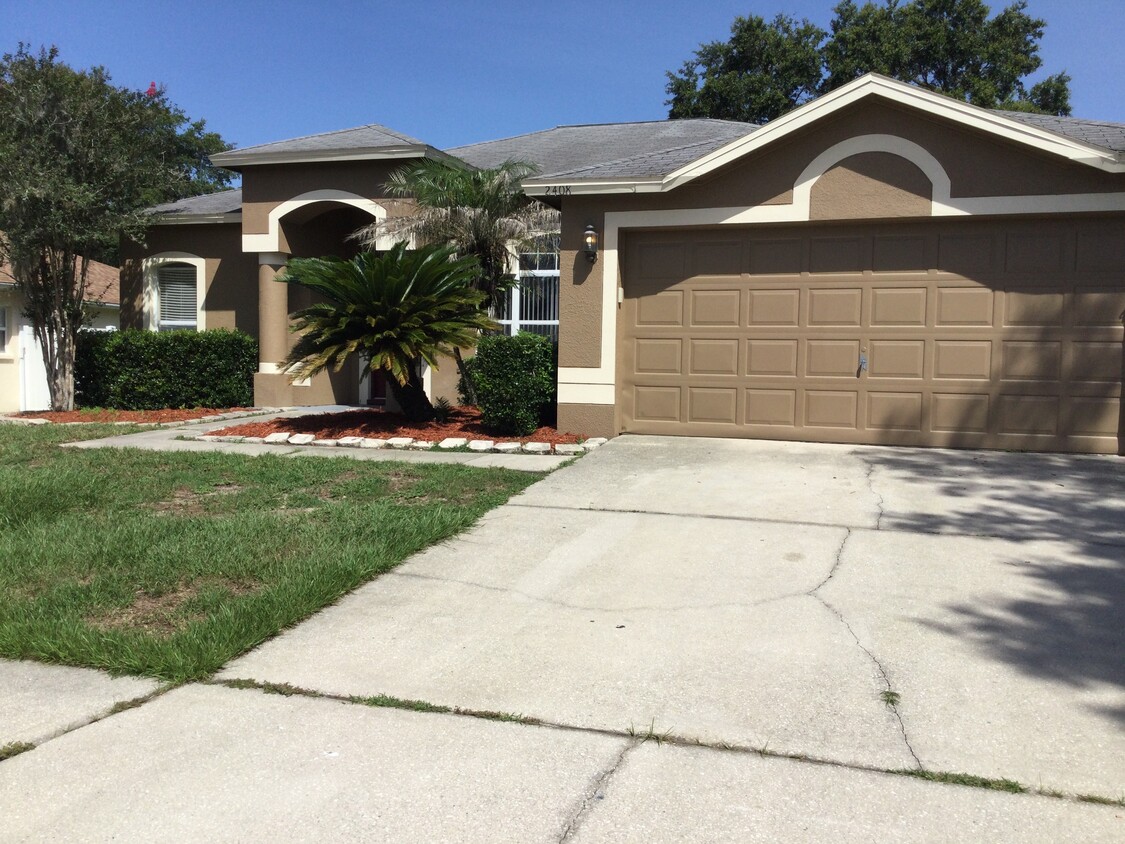 Foto principal - 2408 Groveway Dr