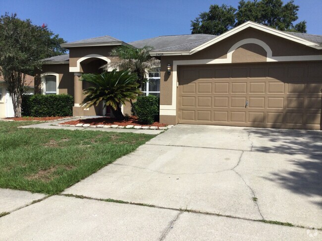 Building Photo - 2408 Groveway Dr
