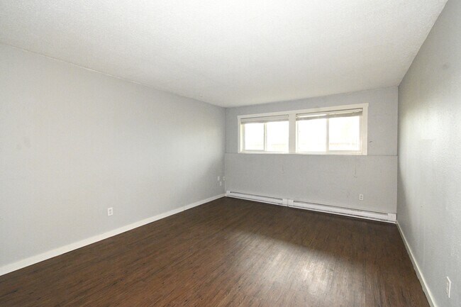 Building Photo - 4280 Quentin Ave