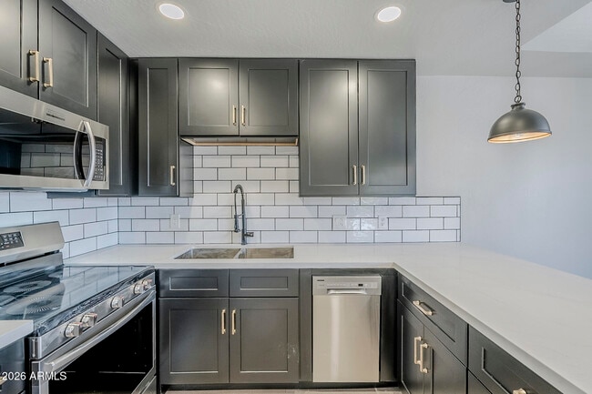 Building Photo - 2959 N 68th Pl