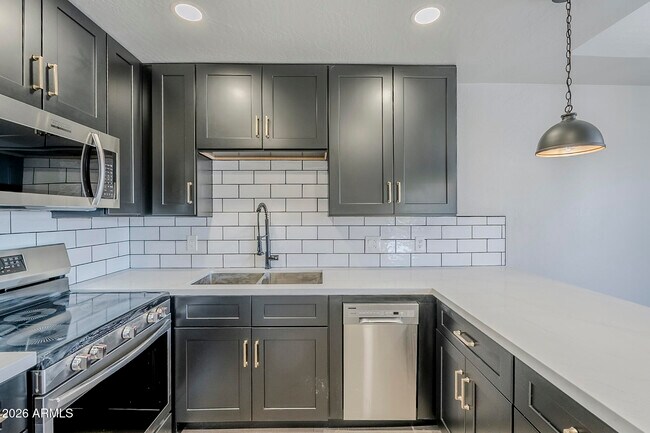 Foto del edificio - 2959 N 68th Pl