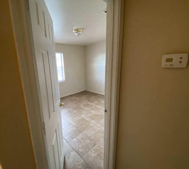 Foto del edificio - 1504 Benttree Dr