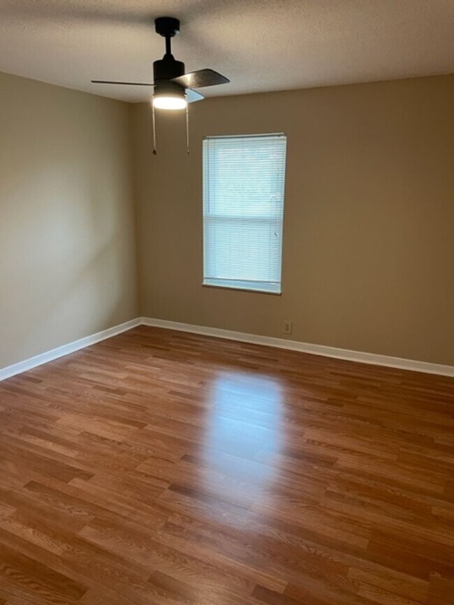 Building Photo - City of Maryville, 2 bedroom, 1 bath condo near Maryville High School - Ed Johnson (865) 924-5045