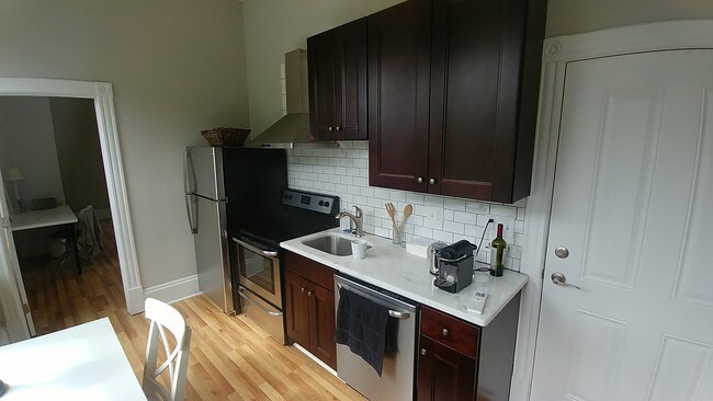 Foto del edificio - 1300 N Calvert St