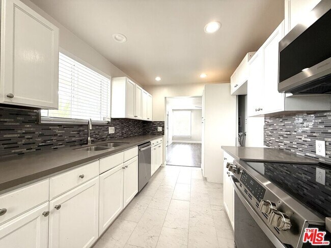 Foto del edificio - 31577 Pacific Coast Hwy