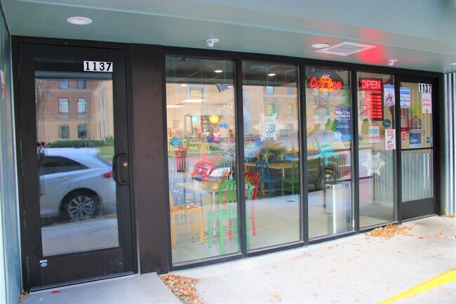 Building Photo - 1137 2nd St SW