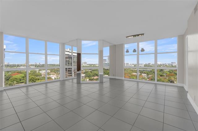 Building Photo - 1901 Brickell Ave