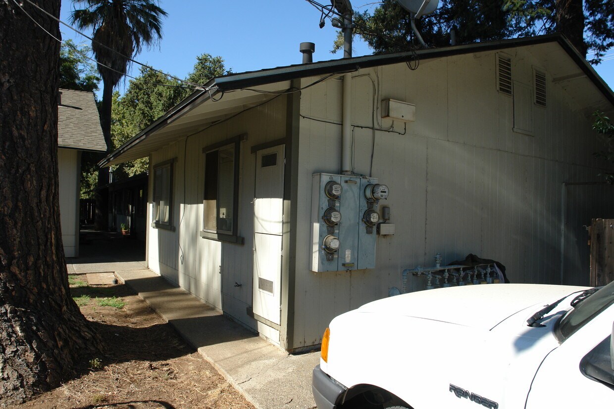 Building Photo - 1149 Olive St