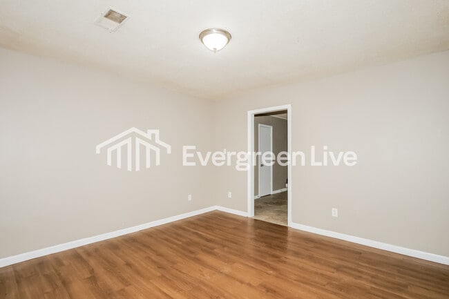 Building Photo - 3316 Sweet Springs Dr