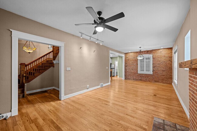 Building Photo - Gorgeous four Bedroom home near Wash Park!