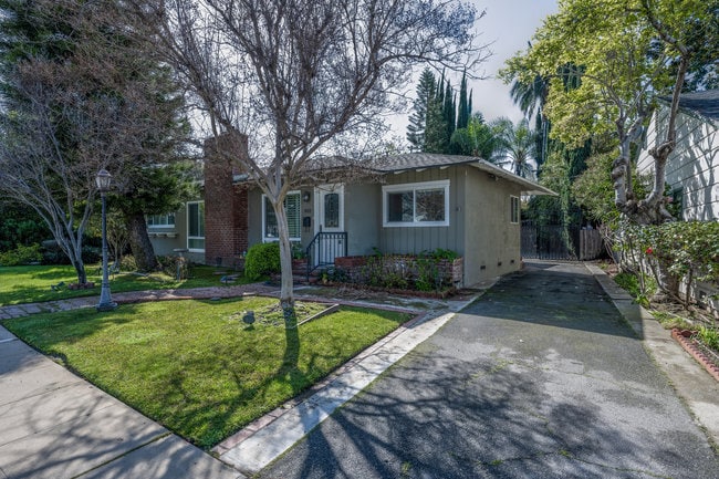 Foto principal - 832 Coolidge Dr