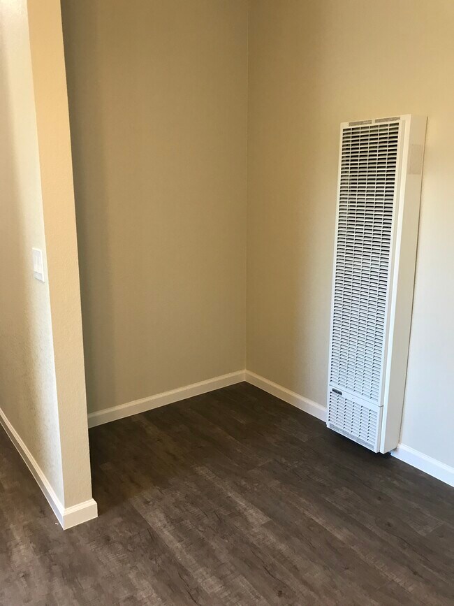 Closet space - 596 W William St