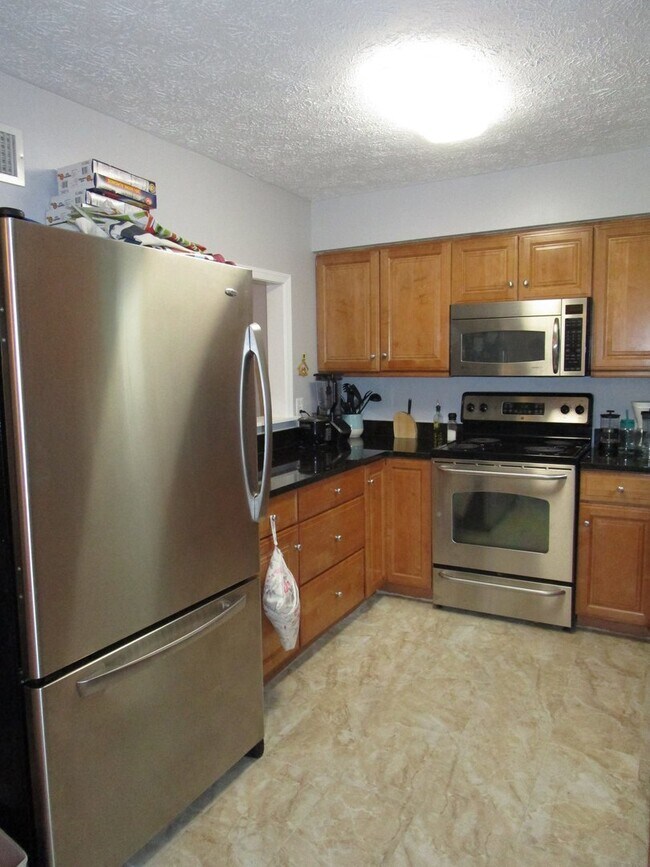 Foto del edificio - Large 4 Bedroom Townhouse in Gaithersburg!...