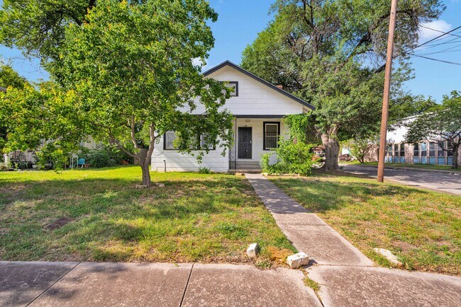Foto del edificio - Charming 3 Bedroom  in Prime San Antonio L...