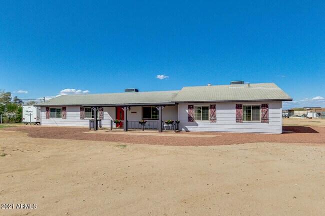 Foto del edificio - 17838 E Mews Rd