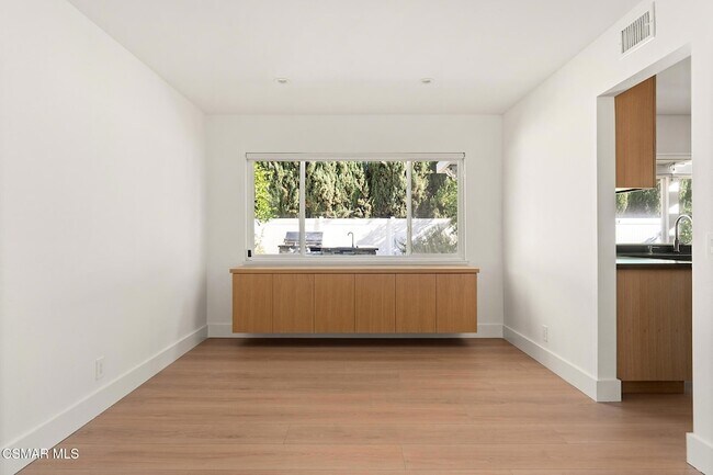 Foto del edificio - 84 Sunny Vista Ave