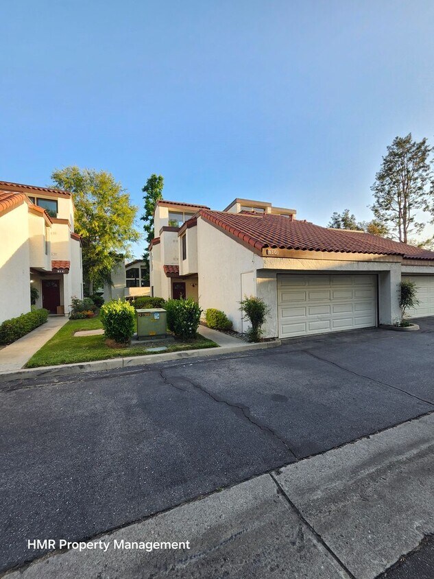 Primary Photo - Beautiful 3-Bed, 3-Bath Condo in Prime Cla...