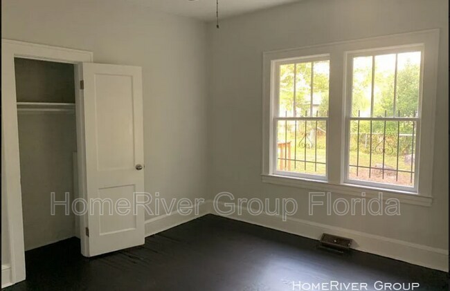 Building Photo - 811 Broxton St