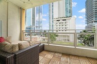 471 NE 25th St