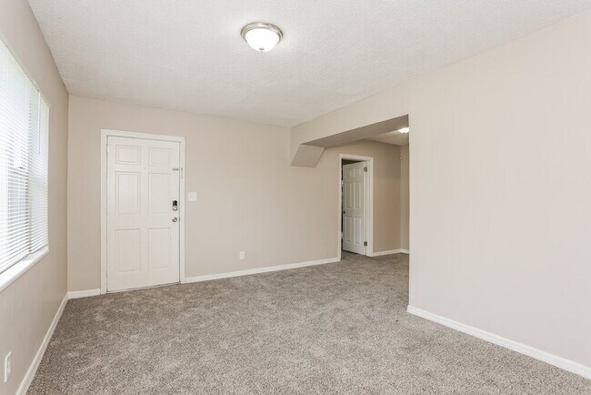 Building Photo - 447 Spring Forest Ave