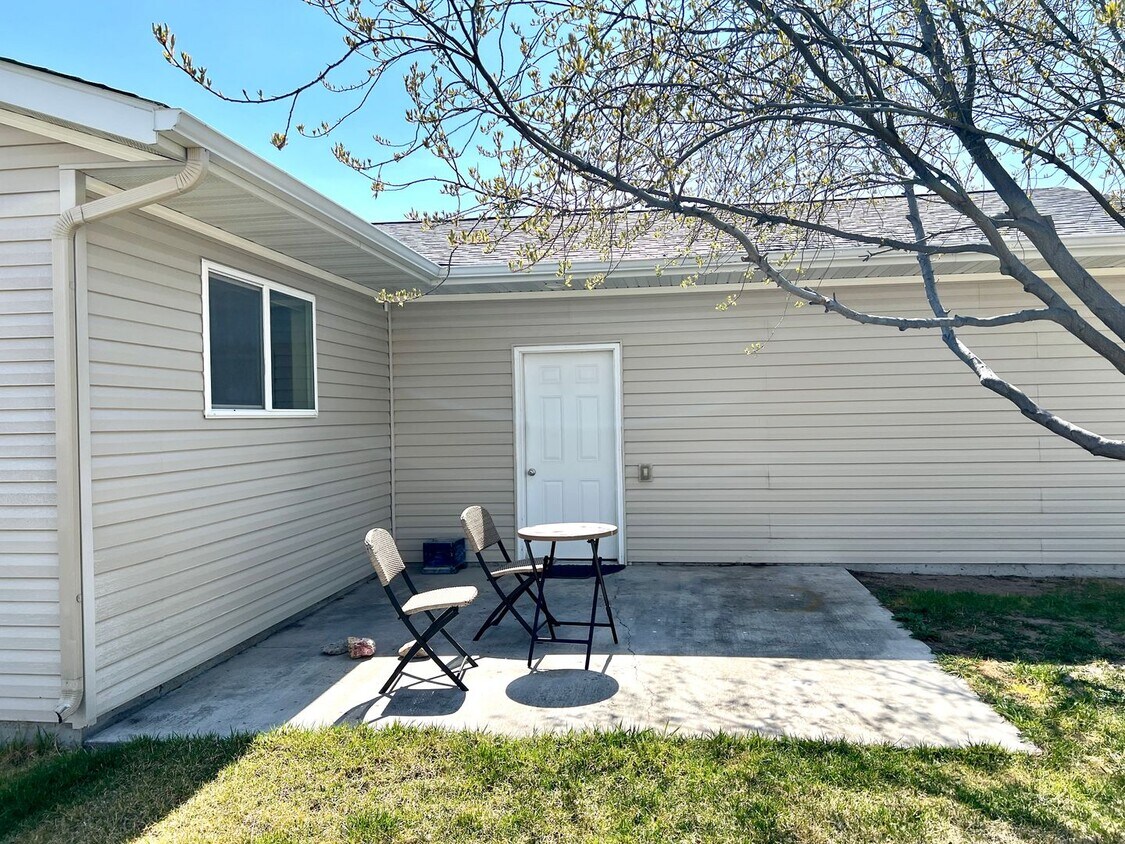 Foto del edificio - 7917 Quail Dr