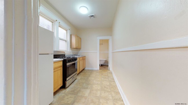 Building Photo - 448 Delaware Ave