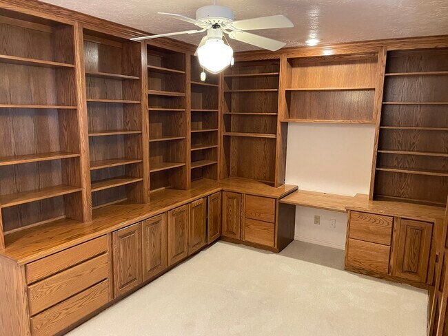 Foto del edificio - 132 N 170 E