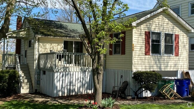 Building Photo - 265 2nd St