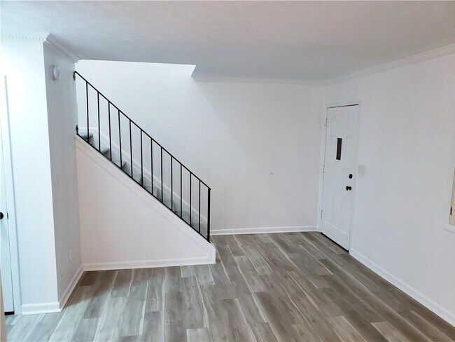 Foto del edificio - 2960 N Dekalb Dr