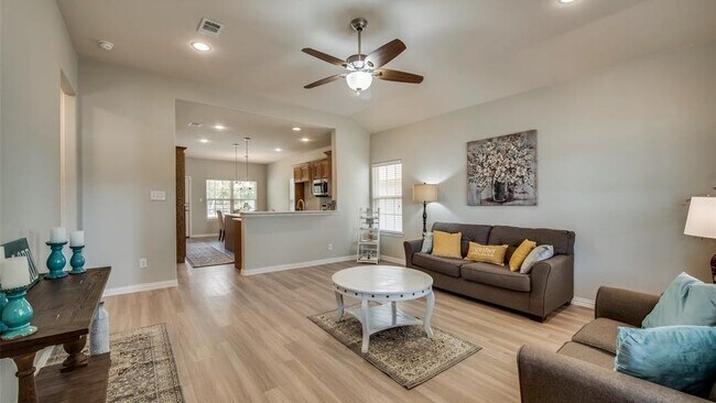 Foto del edificio - 731 W Morton St