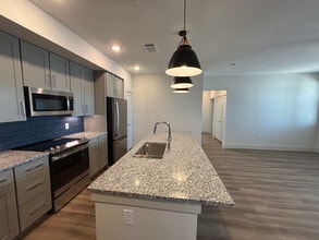 Building Photo - 216 Flint Rdg Rd