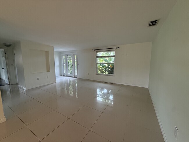 Foto del edificio - 3211 Mayflower St