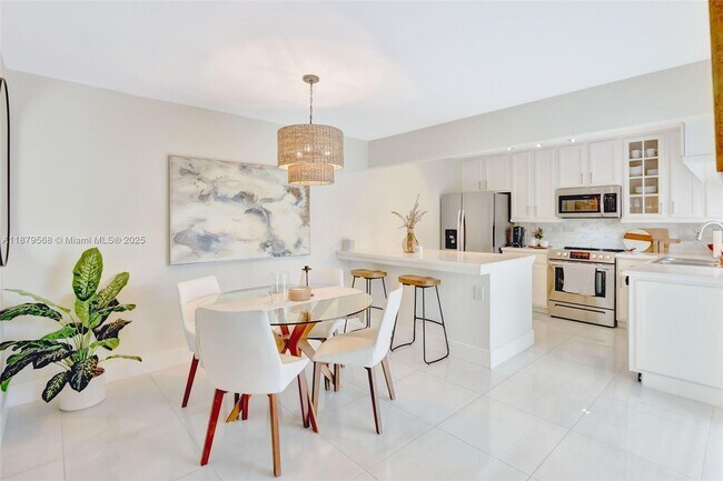 Foto del edificio - 4724 SW 67th Ave