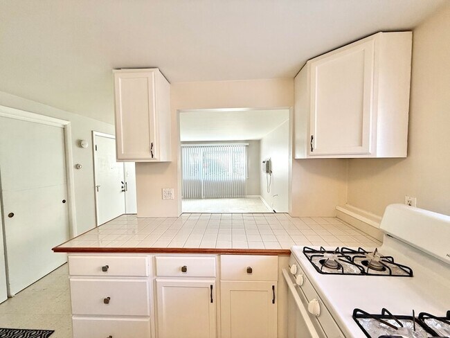 Foto del edificio - 8549 Niles Center Rd