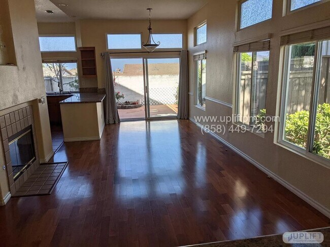 Building Photo - Townhouse 2 bedroom 2.5 bathroom in 4S RANCH