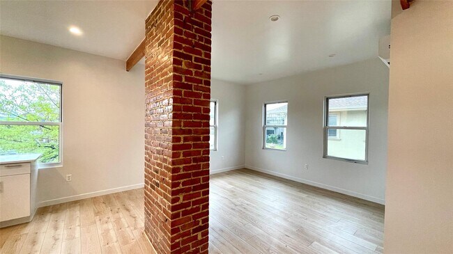 Building Photo - 318 Beach 69th St