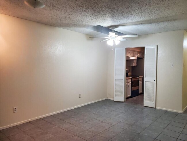 Building Photo - 4420 Wind River Ln